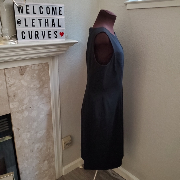 EUC TAHARI BLACK SHIFT DRESS SIZE 12 - Picture 2 of 5